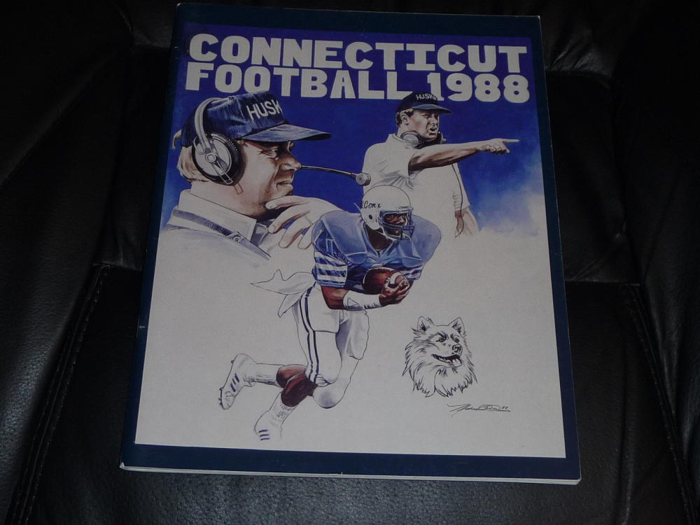 1988 UCONN CONNECTICUT COLLEGE FOOTBALL MEDIA GUIDE EX-MINT BOX 35