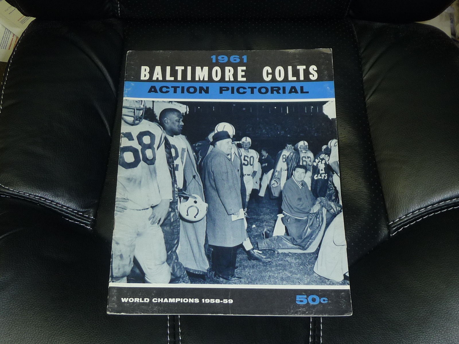 VINTAGE 1961 BALTIMORE COLTS FOOTBALL YEARBOOK EX JOHNNY UNITAS