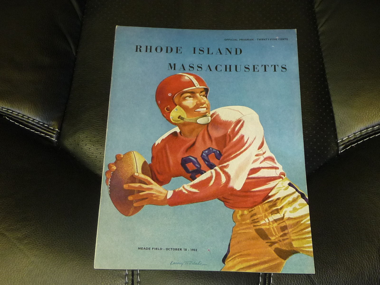 1952 MASSACHUSETTS AT RHODE ISLAND COLLEGE FOOTBALL PROGRAM EX-MINT