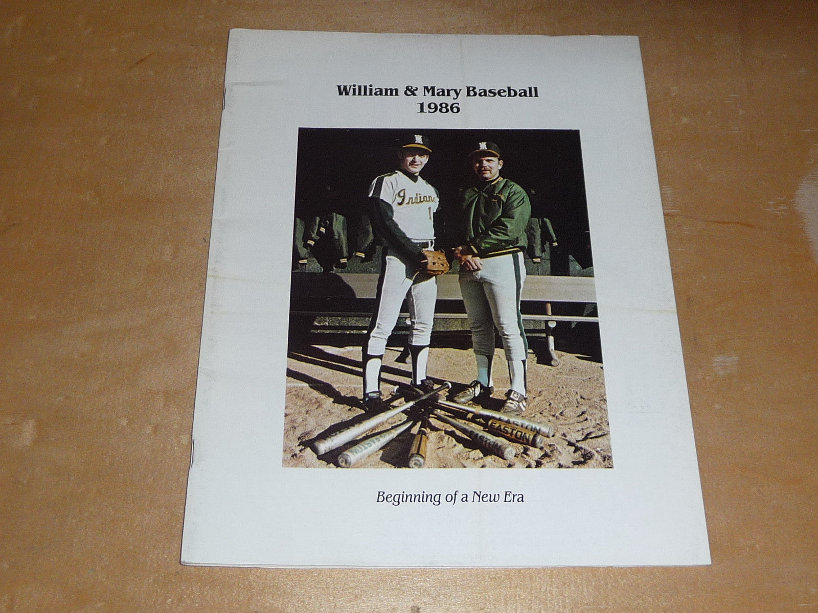 1986 WILLIAM & MARY COLLEGE BASEBALL MEDIA GUIDE  EX-MINT 