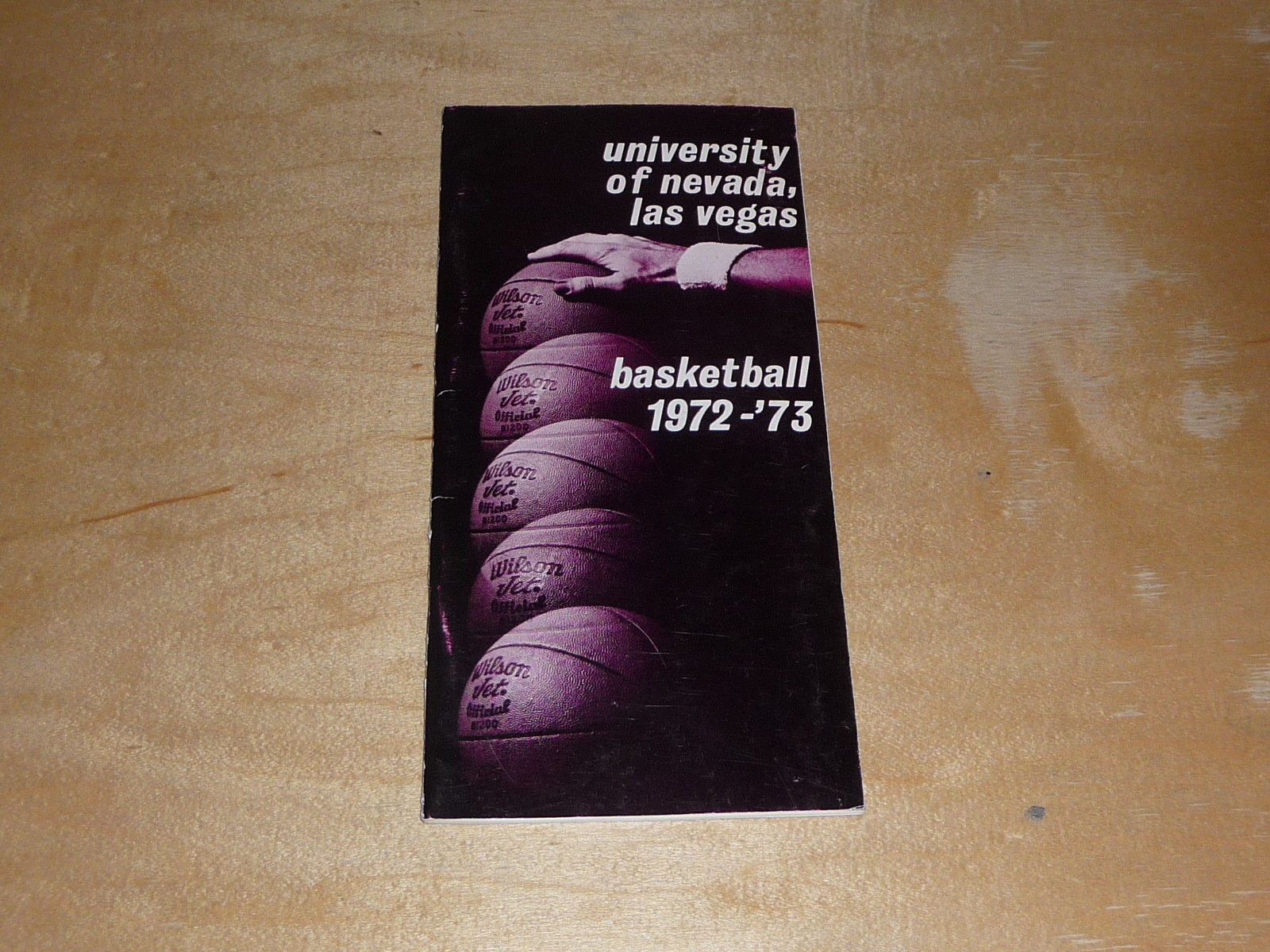 1972 1973 UNLV COLLEGE BASKETBALL MEDIA GUIDE EX-MINT